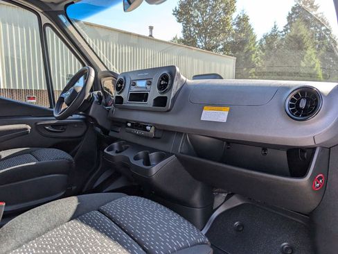 New 2025 Mercedes-Benz Sprinter 2500 image 12
