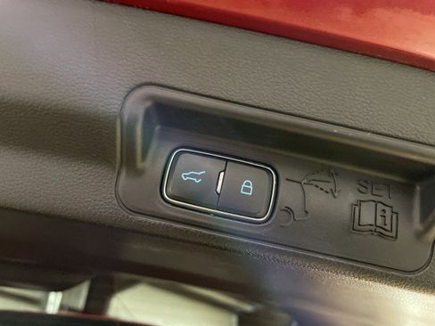 Used 2020 Ford Explorer XLT w/ Equipment Group 202A image 26