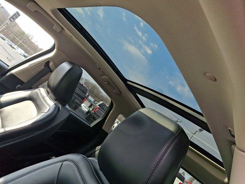 Used 2023 Lincoln Corsair Reserve w/ Equipment Group 201A image 15