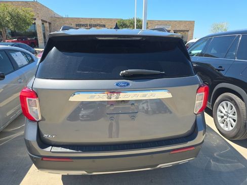 Used 2023 Ford Explorer XLT w/ Equipment Group 202A RWD image 5