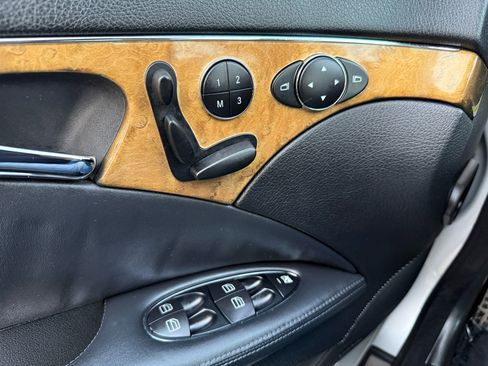 Used 2008 Mercedes-Benz E 63 AMG 4dr Sdn 6.3L AMG RWD image 39