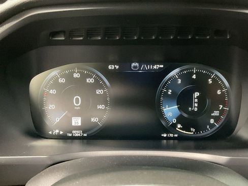 Used 2019 Volvo XC90 T6 Momentum w/ Advanced Package image 12