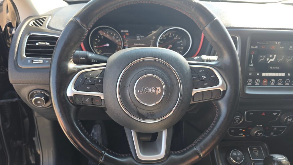 Used 2018 Jeep Compass Trailhawk w/ Cold Weather Group AWD/4WD image 14