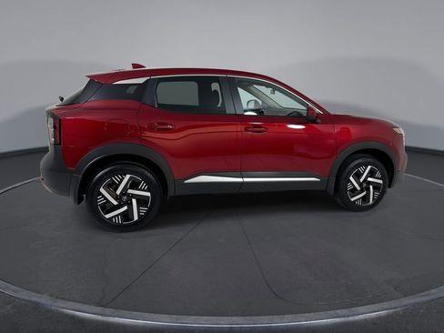 Used 2025 Nissan Kicks SV FWD image 9