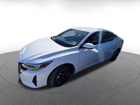 Used 2025 Nissan Sentra SV image 8