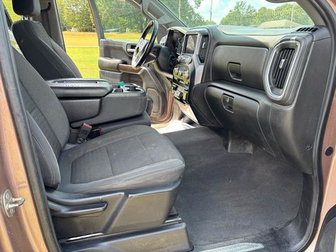 Used 2019 GMC Sierra 1500 SLE w/ SLE Value Package AWD/4WD image 11