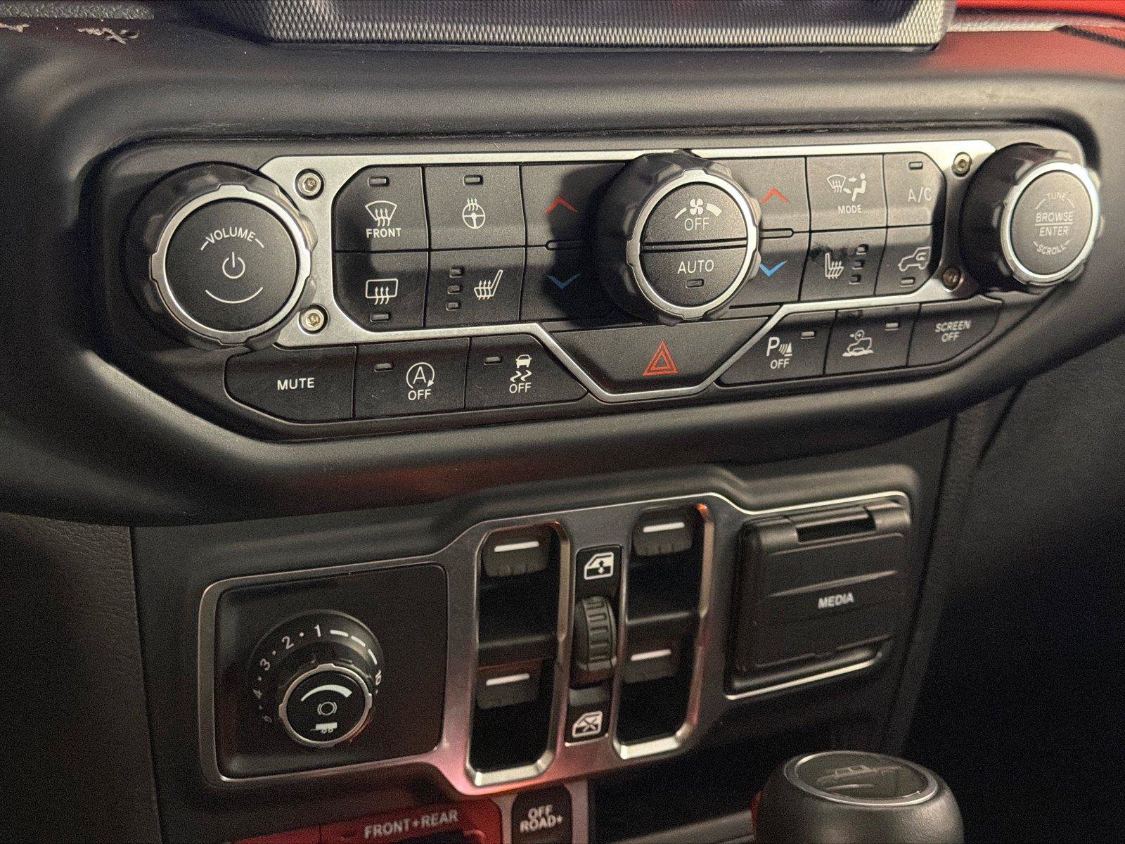 Used 2023 Jeep Gladiator Rubicon w/ LED Lighting Group AWD/4WD image 24