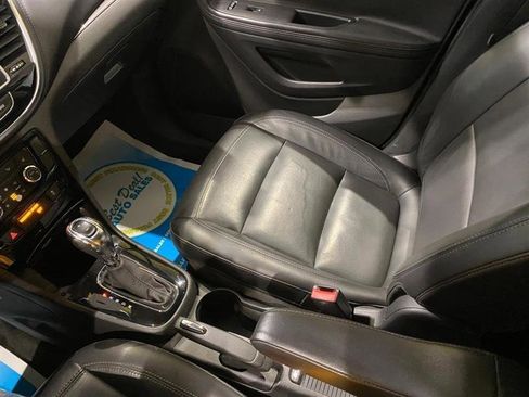 Used 2018 Buick Encore Essence FWD image 16