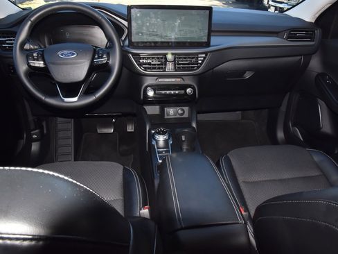 Used 2024 Ford Escape SE image 16