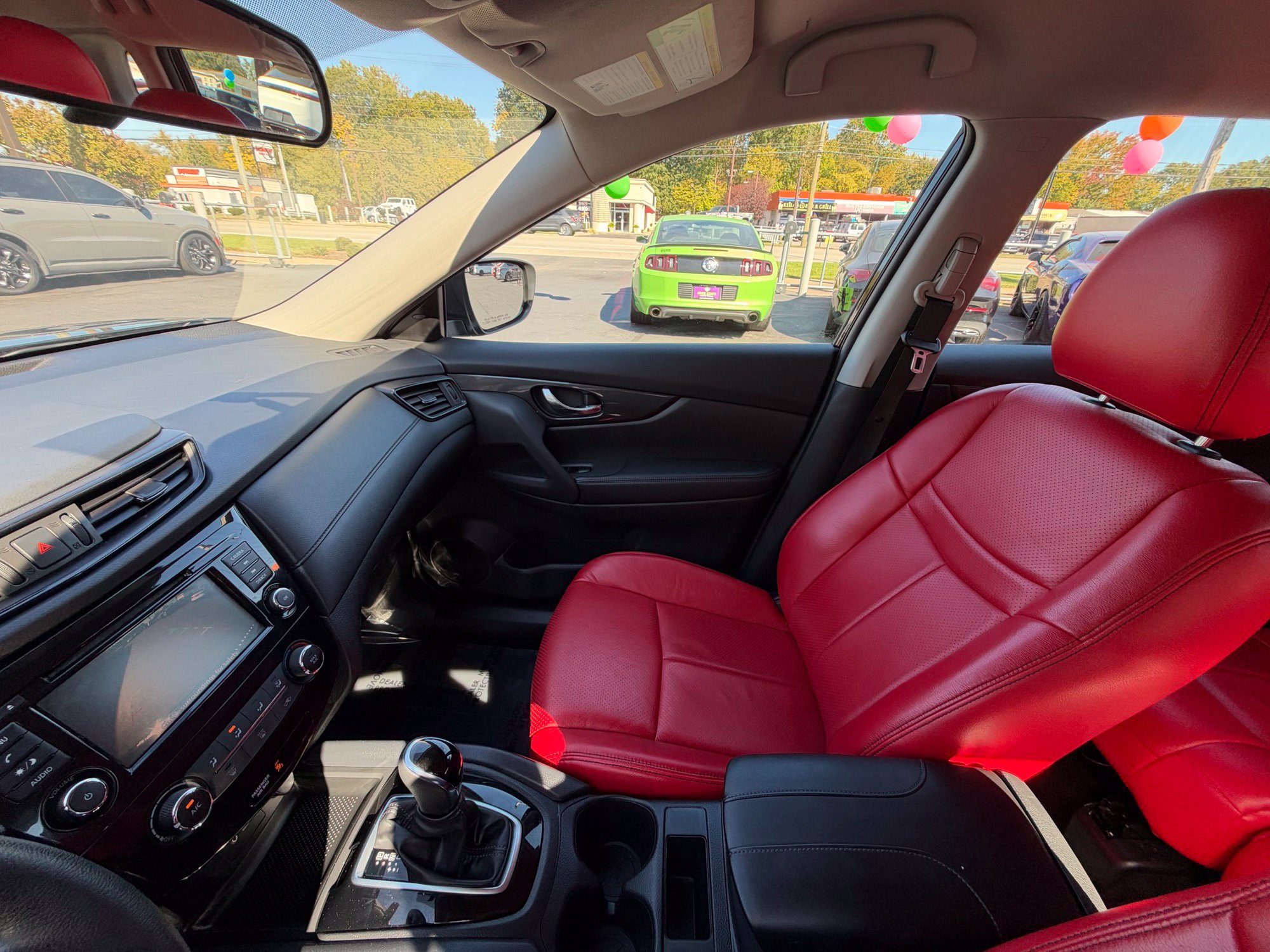 Used 2018 Nissan Rogue S AWD/4WD image 16
