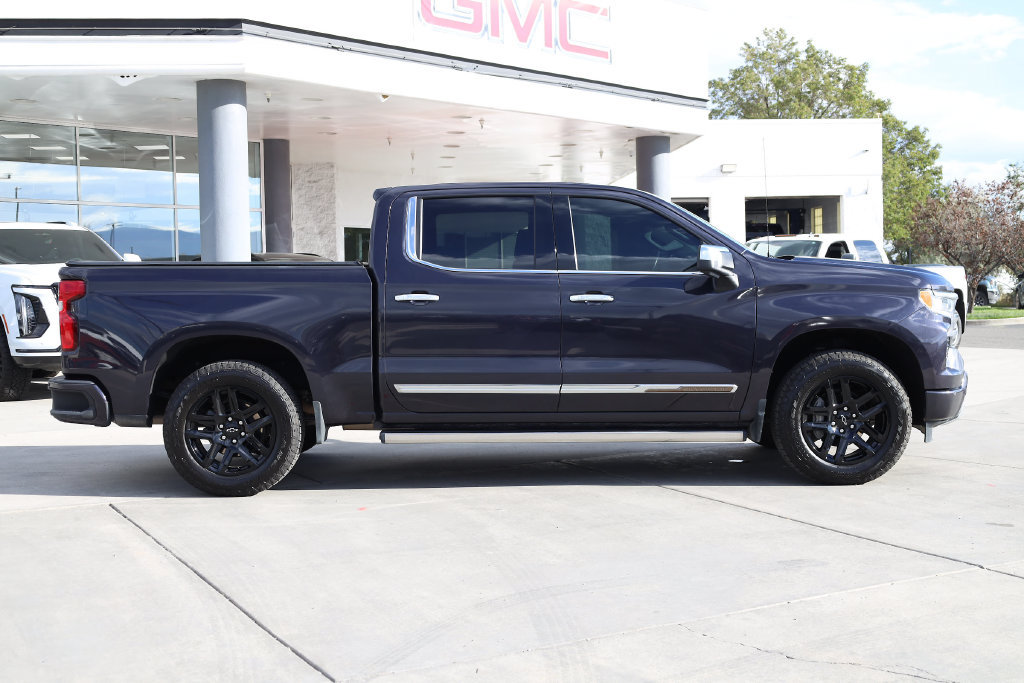 Used 2022 Chevrolet Silverado 1500 High Country w/ High Country Premium Package AWD/4WD image 7