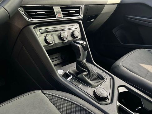 Used 2022 Volkswagen Taos SE image 18