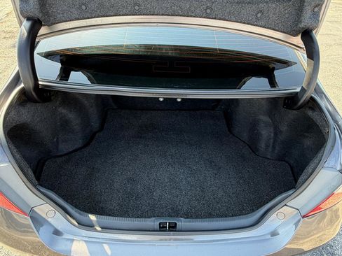 Used 2015 Toyota Camry SE FWD image 18