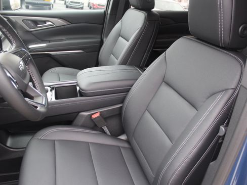 New 2026 Chevrolet Traverse LT w/ Midnight/Sport Edition image 9