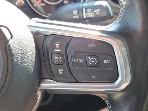 Used 2021 Jeep Gladiator Rubicon AWD/4WD image 12