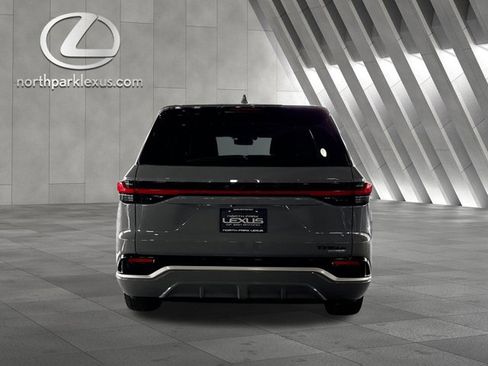 Certified 2026 Lexus TX 500h AWD image 28