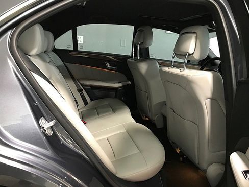 Used 2010 Mercedes-Benz E 350 Sedan image 19