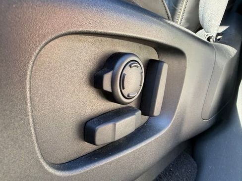 Used 2018 Land Rover Discovery HSE Luxury image 19