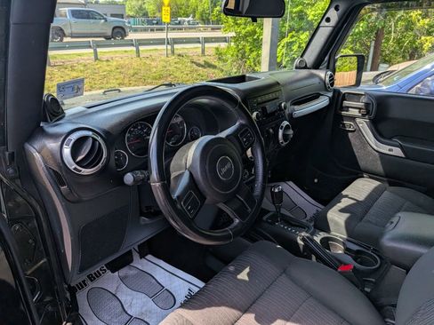 Used 2011 Jeep Wrangler Sahara image 15