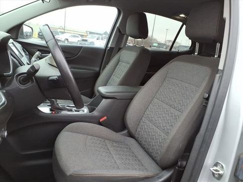 Used 2022 Chevrolet Equinox LT FWD image 12