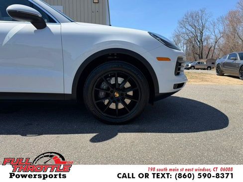 Used 2021 Porsche Cayenne AWD/4WD image 32