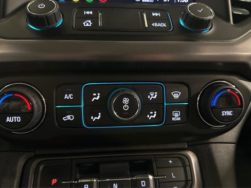 Used 2023 GMC Acadia AT4 w/ Technology Package image 34