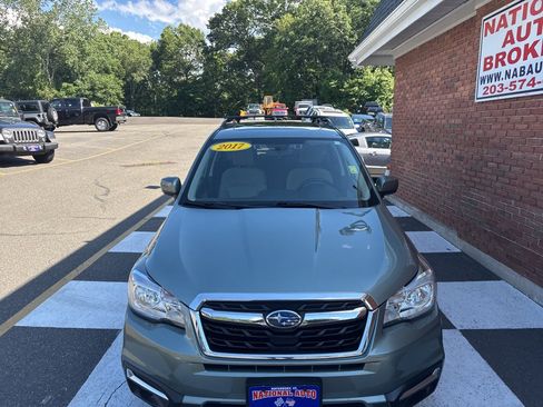 Used 2017 Subaru Forester 2.5i Premium AWD/4WD image 7