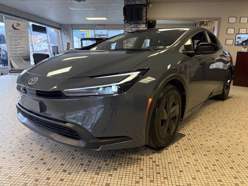 Used 2023 Toyota Prius LE image 41
