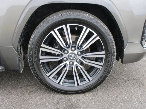 Used 2023 Lexus LX 600 4WD w/ Luxury Package image 41