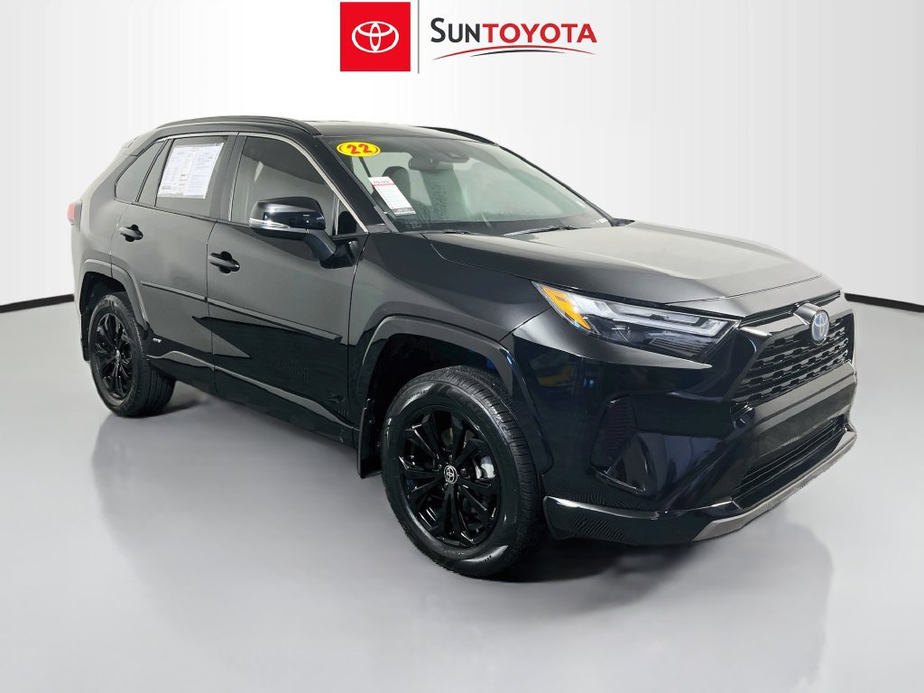 Used 2022 Toyota RAV4 SE AWD/4WD image 1