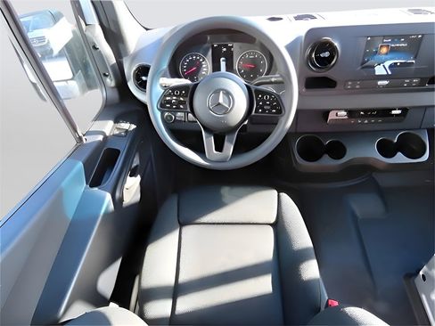 Used 2024 Mercedes-Benz Sprinter 2500 image 24