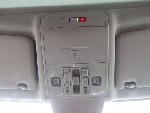 Used 2023 Volkswagen Atlas SEL AWD/4WD image 28