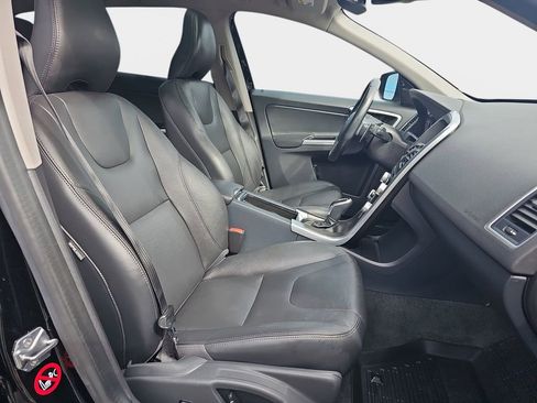 Used 2015 Volvo XC60 T6 AWD/4WD image 12