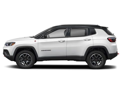 Used 2025 Jeep Compass Trailhawk AWD/4WD image 3
