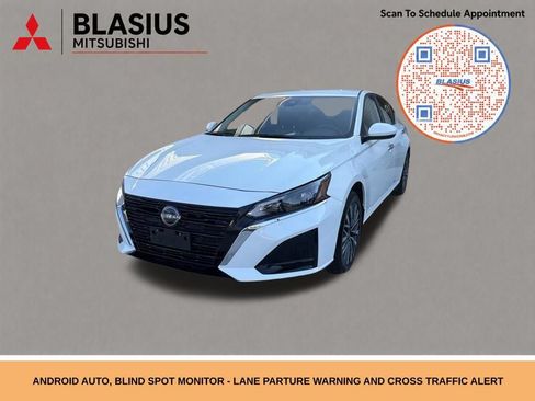 Used 2023 Nissan Altima 2.5 SV AWD/4WD image 2