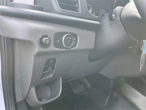 New 2025 Ford Transit 250 148 Medium Roof image 28