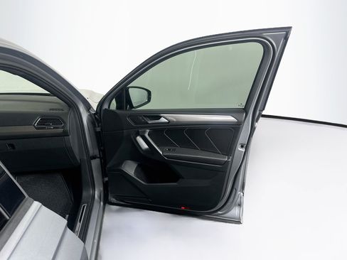 Used 2023 Volkswagen Tiguan SE R-Line FWD image 34