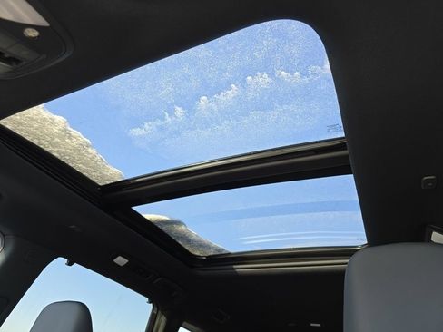 Certified 2025 INFINITI QX60 Luxe w/ Black Edition image 3