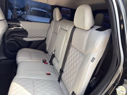 Used 2023 Mitsubishi Outlander SE image 33