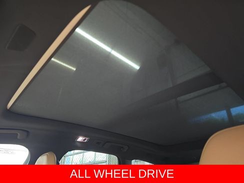 Used 2018 Volvo XC60 T8 Inscription w/ Advanced Package AWD/4WD image 28