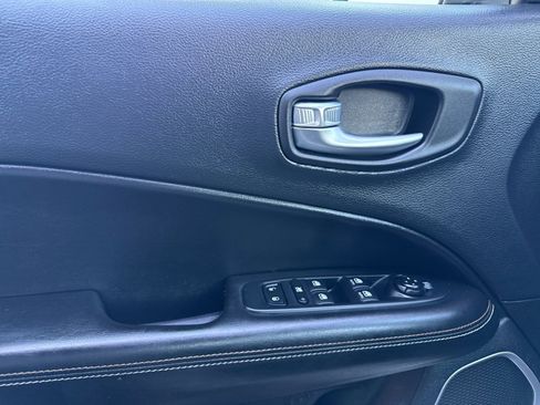 Used 2018 Jeep Compass Sport image 10