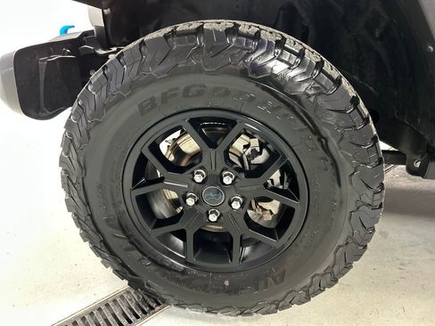 Used 2024 Jeep Wrangler Unlimited image 9