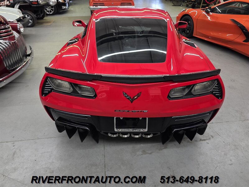Used 2015 Chevrolet Corvette Z06 w/ 3LZ Preferred Equipment Group RWD image 7
