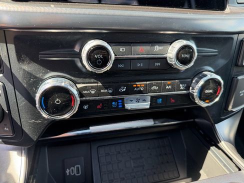 Used 2025 Ford F150 Lariat w/ Equipment Group 502A High AWD/4WD image 14