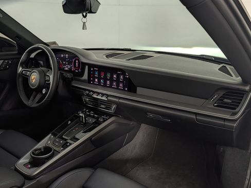 Certified 2025 Porsche 911 Carrera RWD image 18