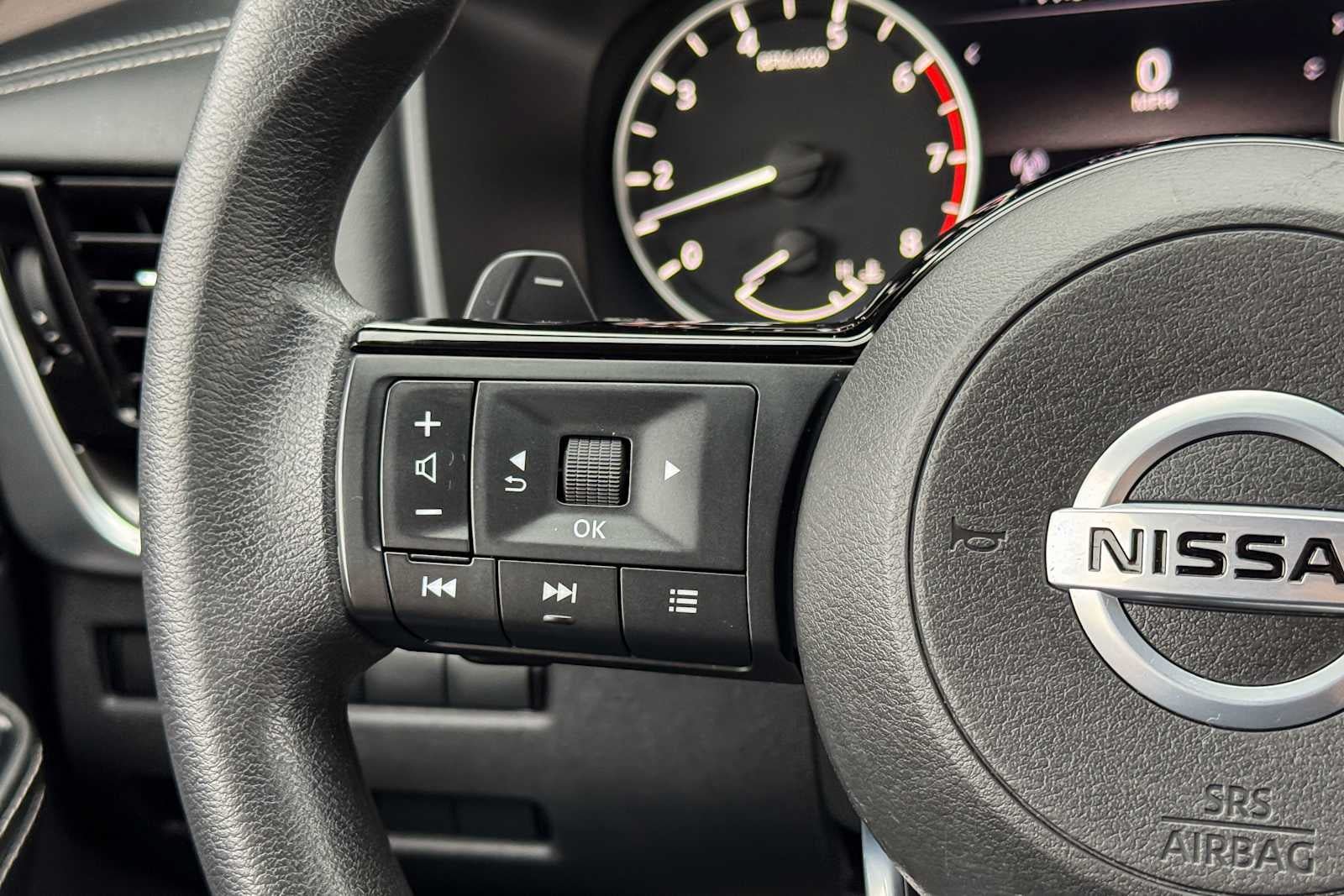 Used 2021 Nissan Rogue SV AWD/4WD image 17