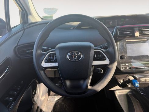 Used 2016 Toyota Prius Two image 12