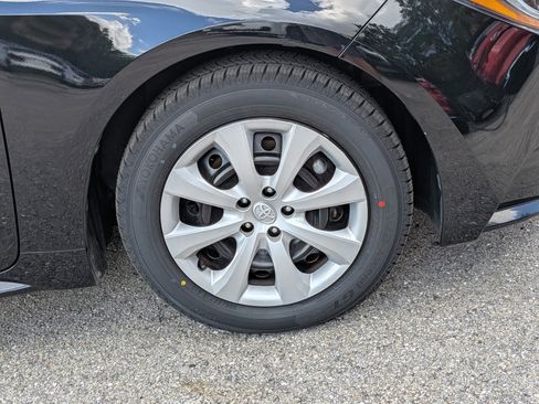 Used 2024 Toyota Corolla LE image 11