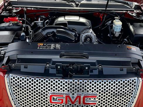 Used 2014 GMC Yukon XL Denali image 30