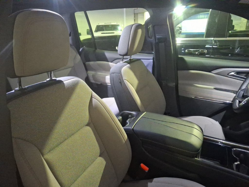 Used 2026 Chevrolet Traverse LT AWD/4WD image 13